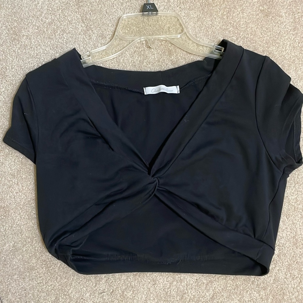 CHARLOTTE RUSSE BLACK CROP TOP